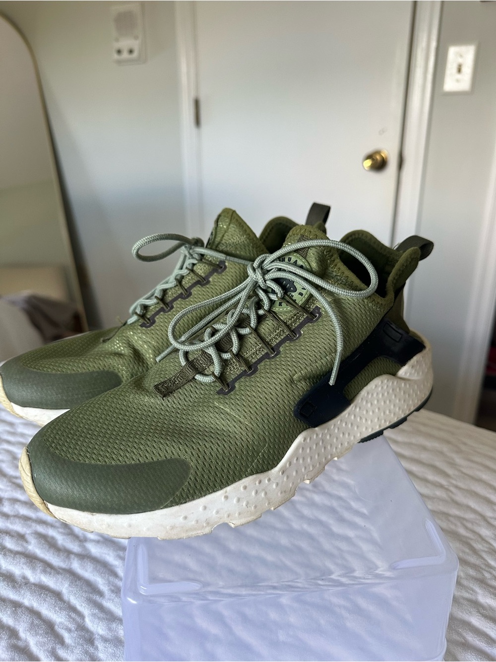 Nike Huarache Women’s green sneakers